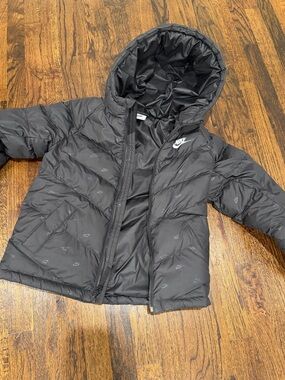 Nike big Kids Black Hooded logo Puffer Jacket size medium
